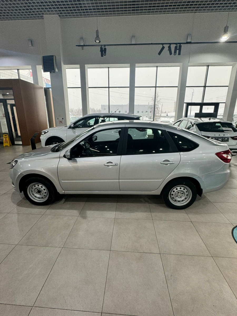 LADA GRANTA 1.6 MT (90 л.с.)