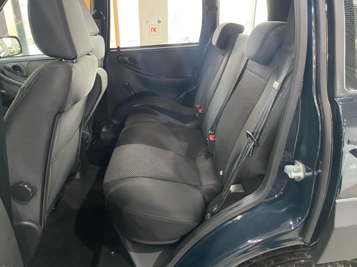 LADA NIVA 1.7 MT (80 л.с.) 4WD