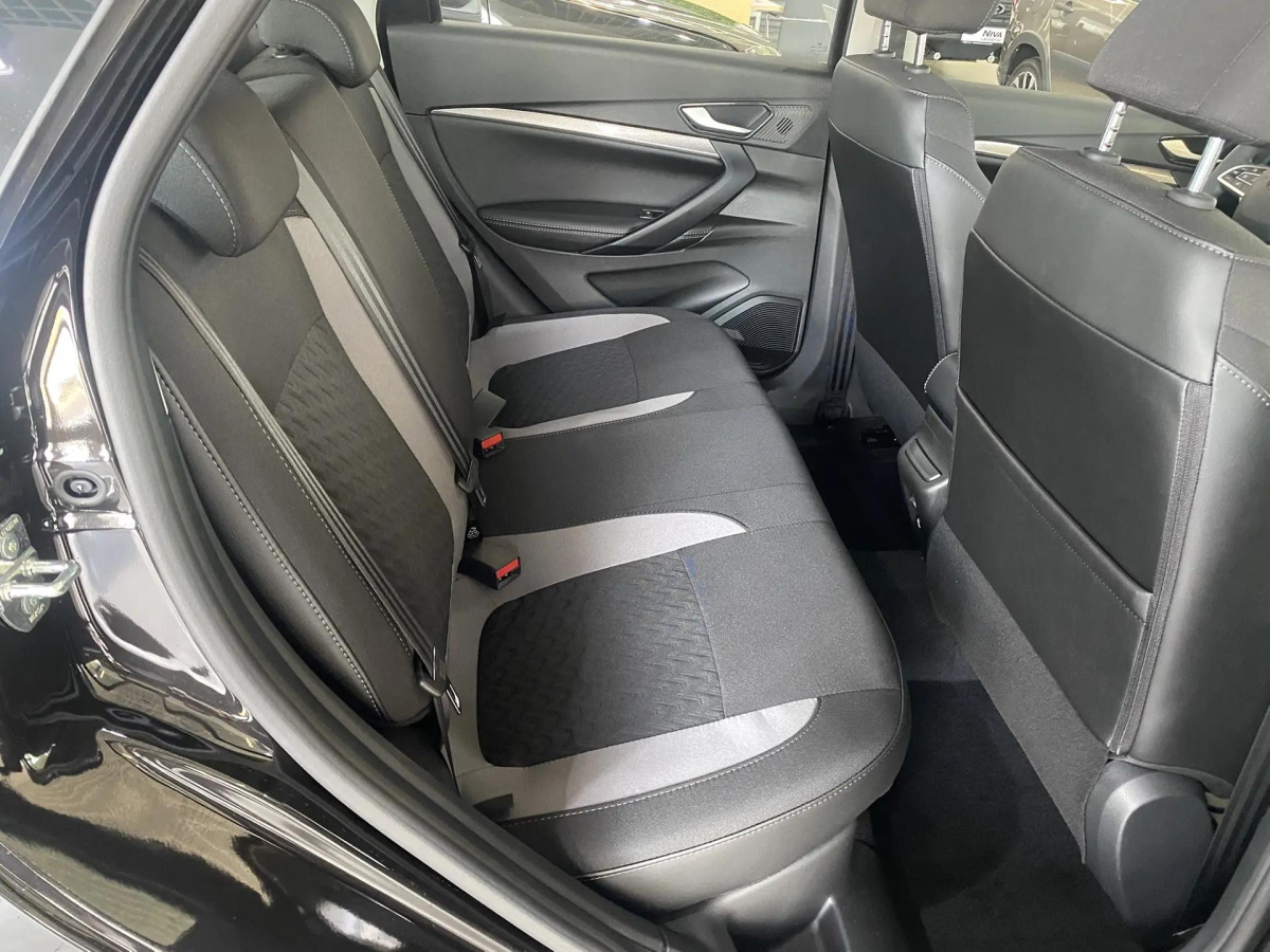 LADA VESTA SW 1.6 CVT (106 л.с.)