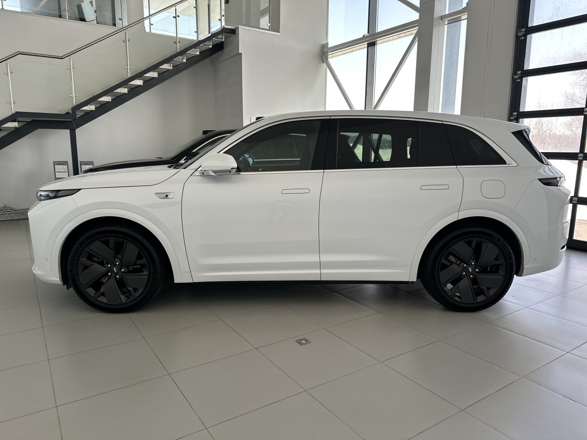 LIXIANG L7 52.3 kWh 1.5hyb AT (449 л.с.) 4WD