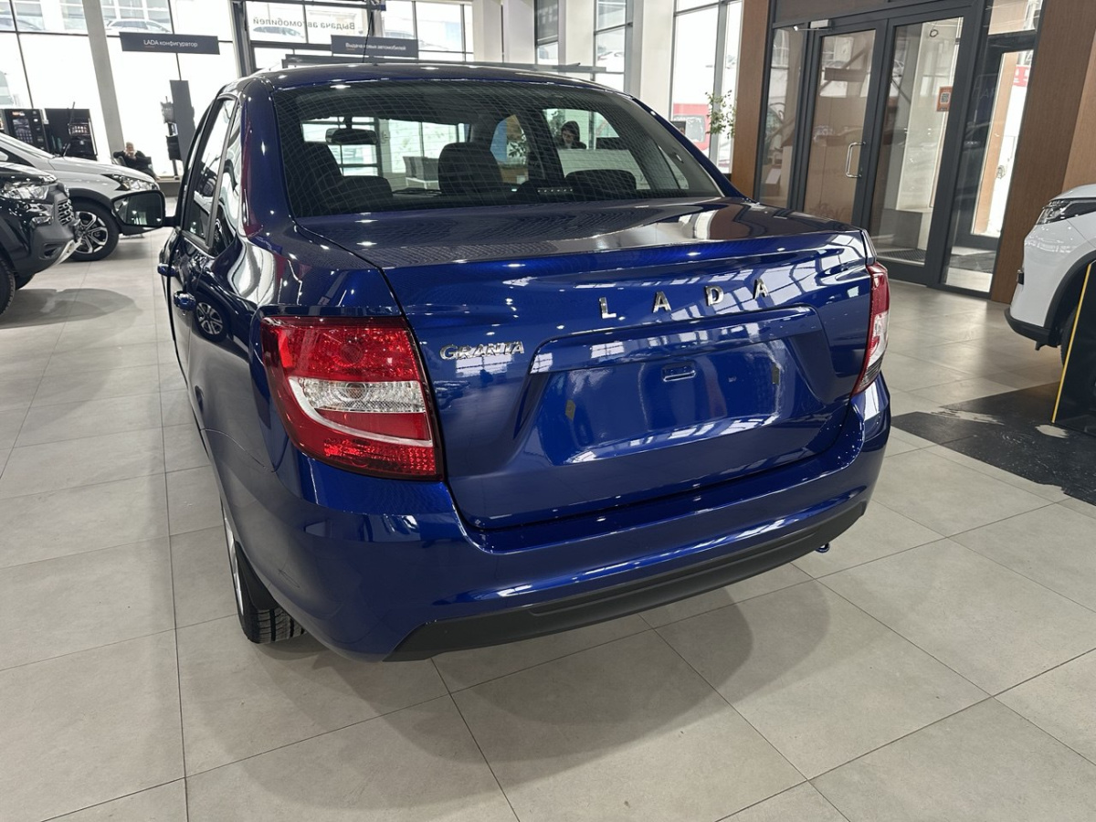LADA GRANTA 1.6 MT (106 л.с.)
