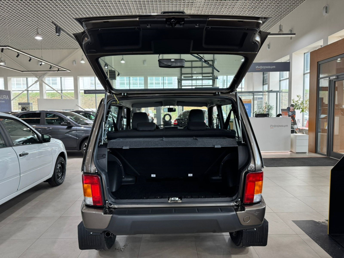 LADA NIVA LEGEND 1.7 MT (83 л.с.) 4WD