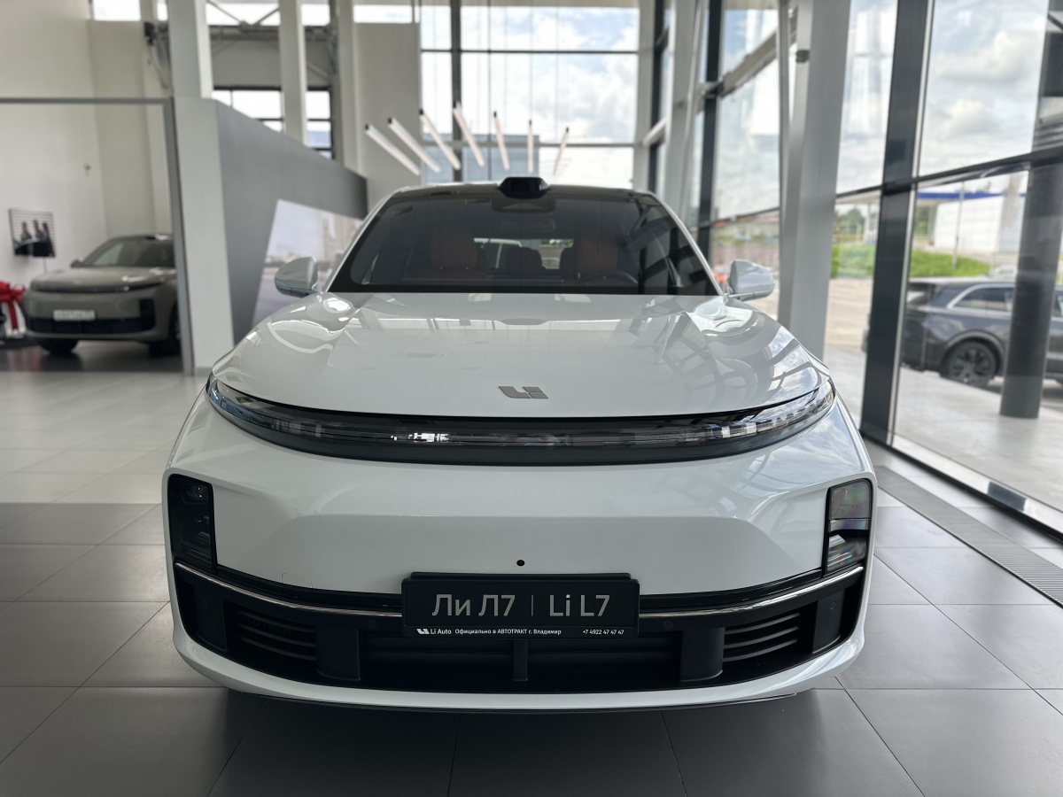 LIXIANG L7 52.3 kWh 1.5hyb AT (449 л.с.) 4WD