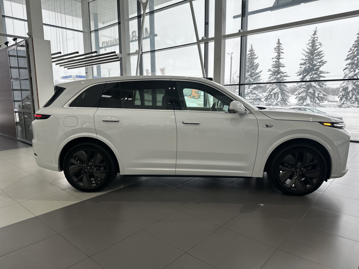 LIXIANG L7 52.3 kWh 1.5hyb AT (449 л.с.) 4WD