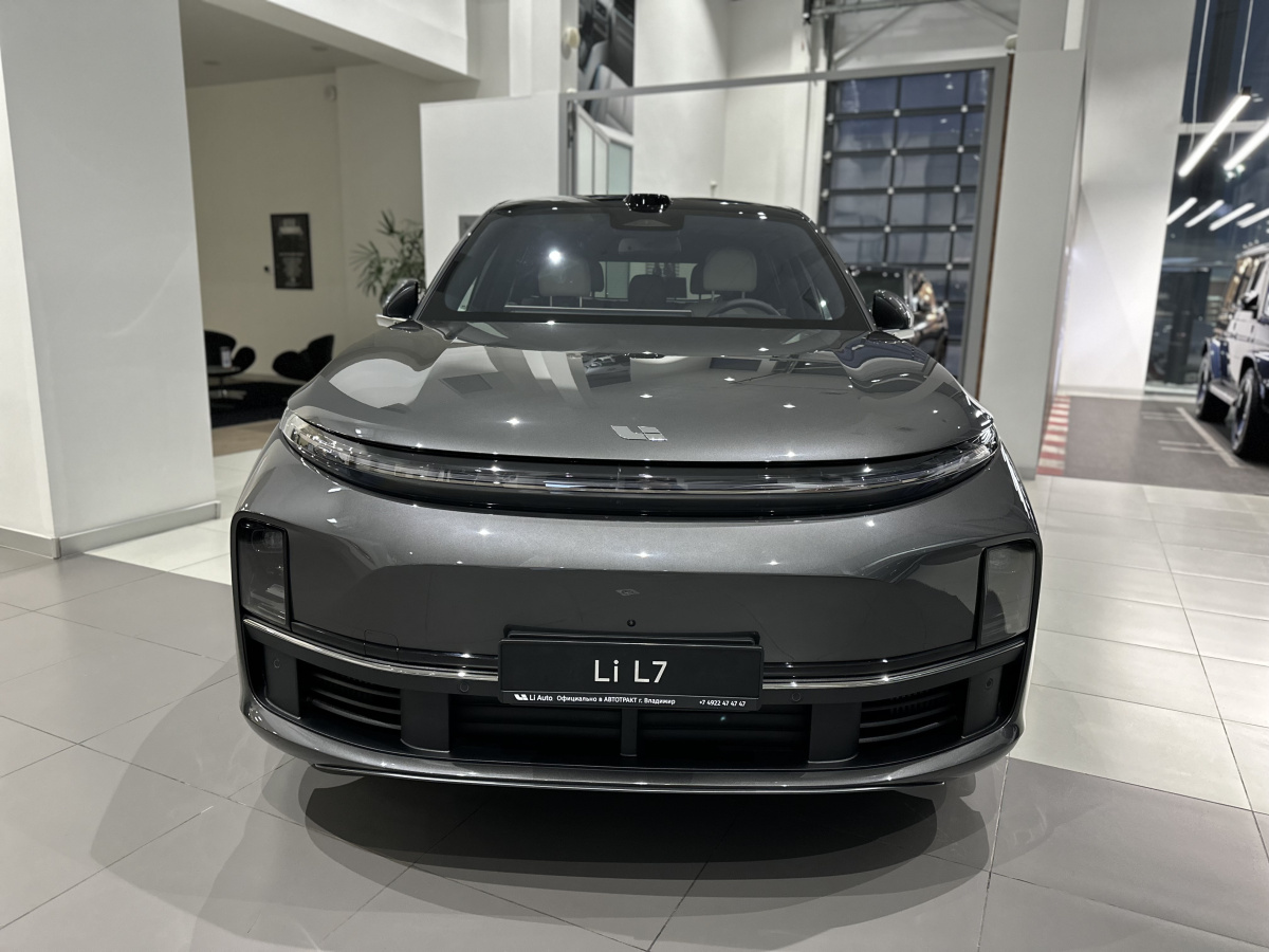 LIXIANG L7 52.3 kWh 1.5hyb AT (449 л.с.) 4WD