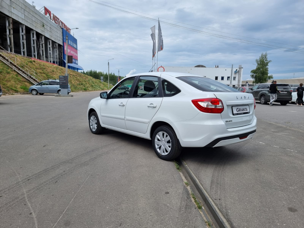 LADA GRANTA 1.6 MT (90 л.с.)