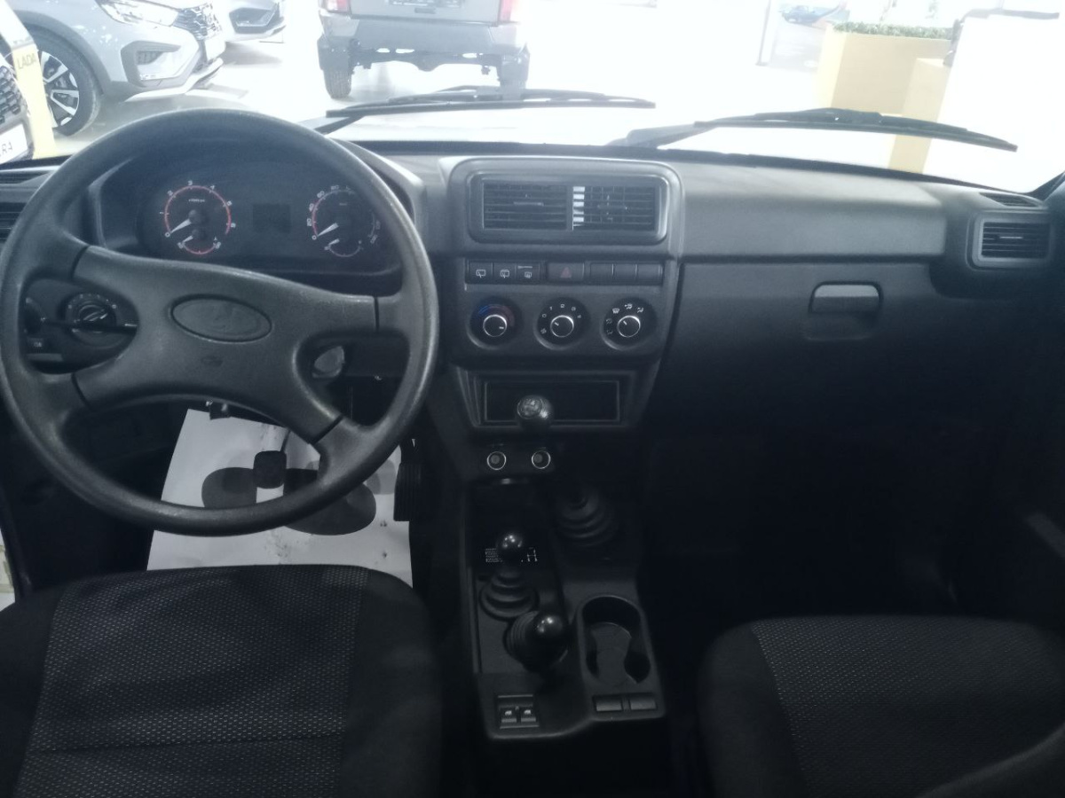 LADA NIVA LEGEND 1.7 MT (83 л.с.) 4WD