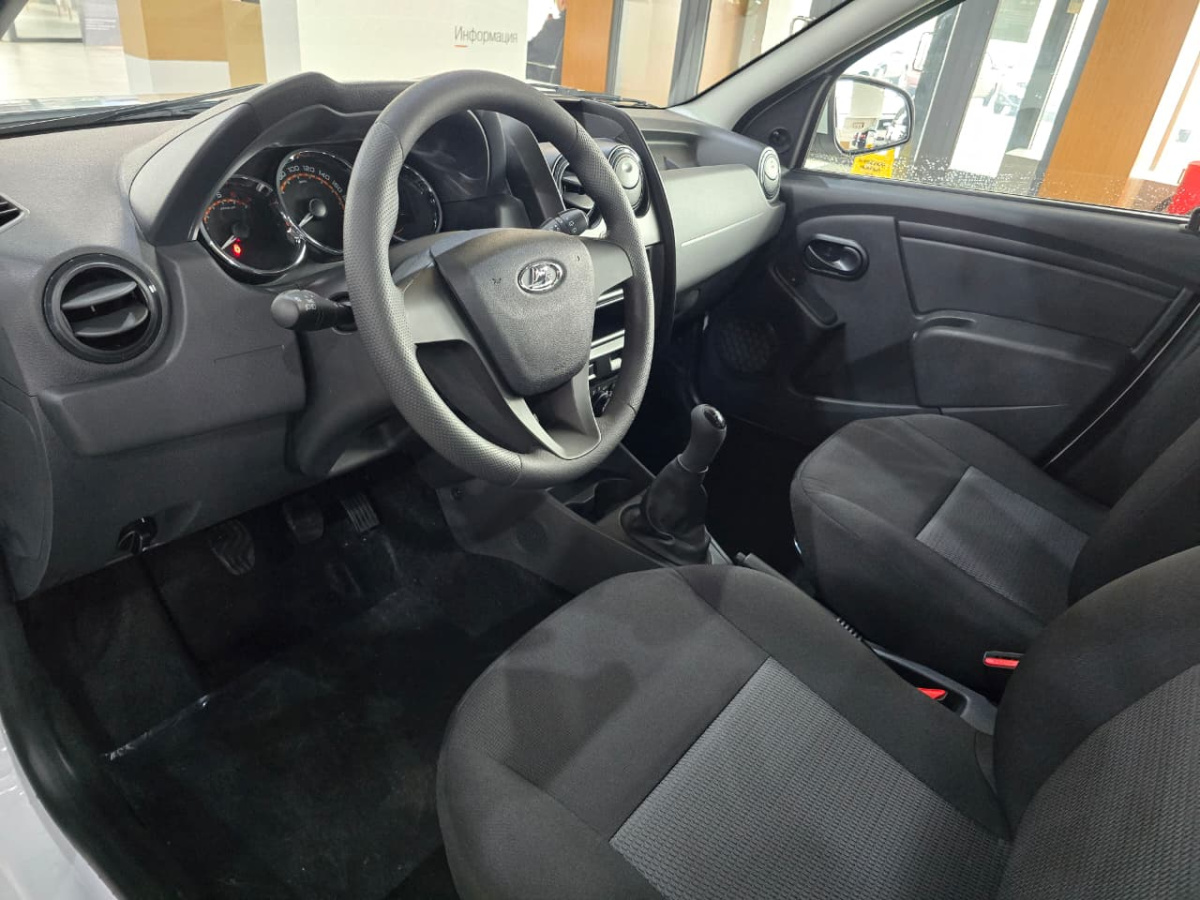 LADA LARGUS 1.6 MT (90 л.с.)