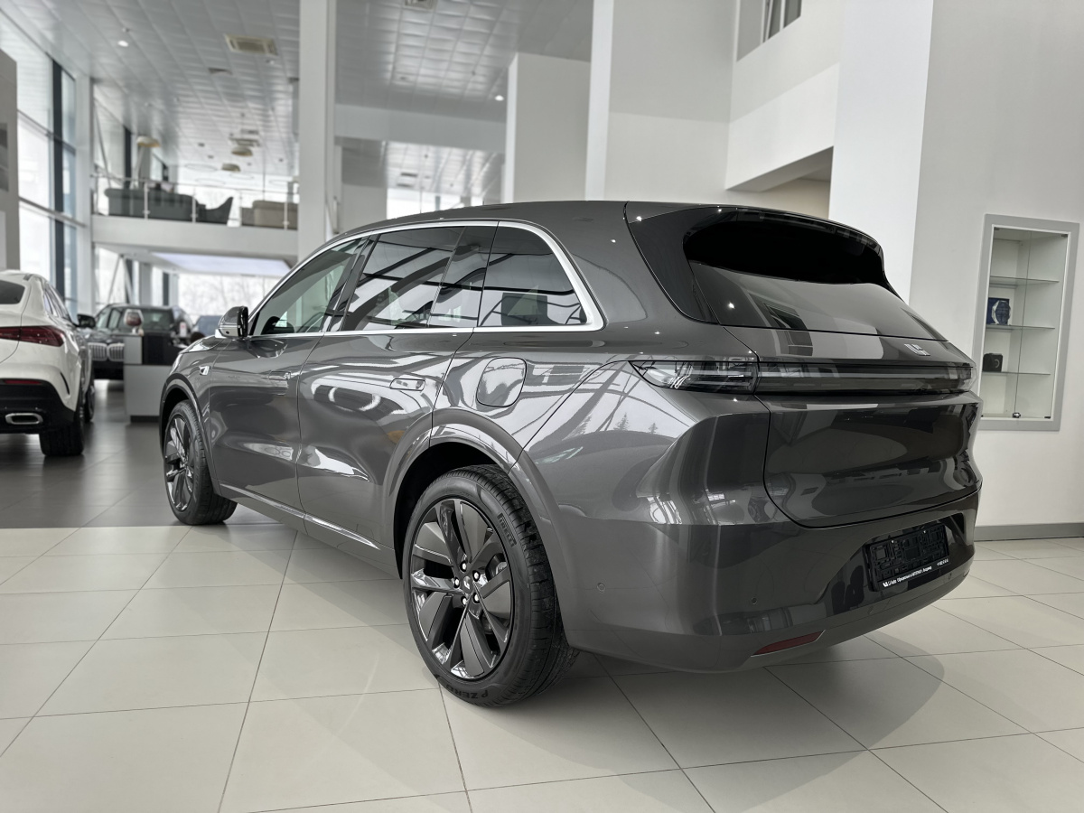 LIXIANG L6 1.5hyb AT (408 л.с.) 4WD