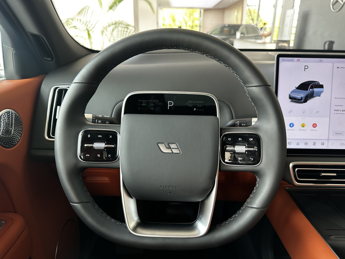 LIXIANG L7 52.3 kWh 1.5hyb AT (449 л.с.) 4WD