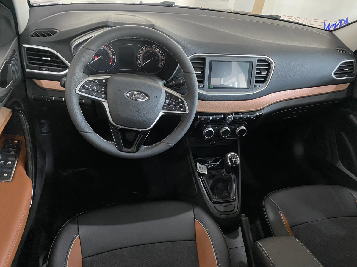 LADA VESTA Cross 1.8 MT (122 л.с.)