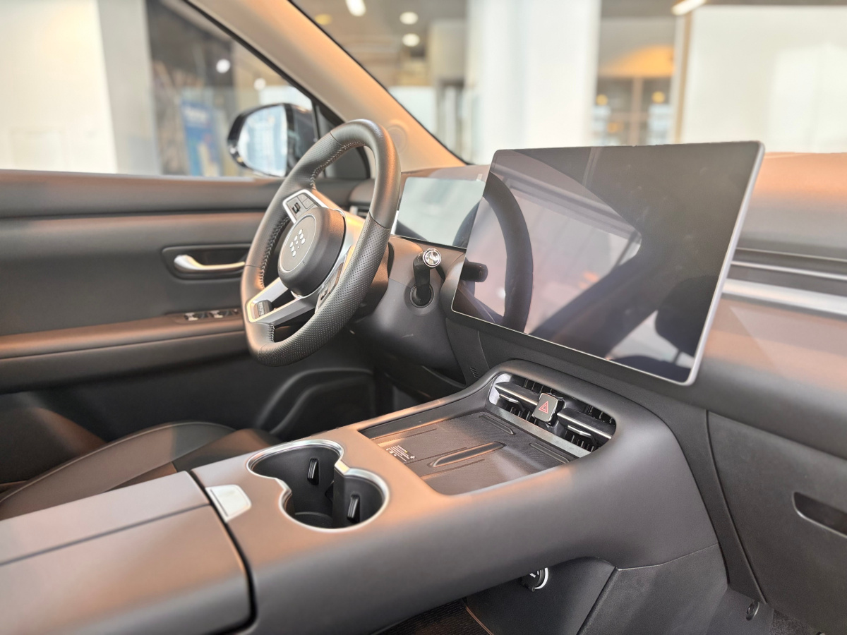 EVOLUTE I-SPACE 1.5hyb CVT (218 л.с.)