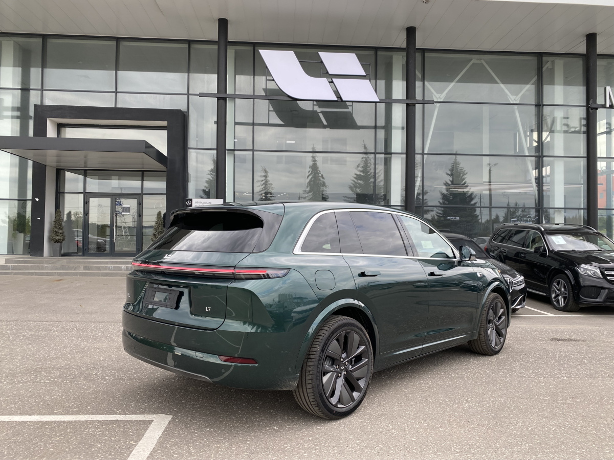 LIXIANG L7 52.3 kWh 1.5hyb AT (449 л.с.) 4WD