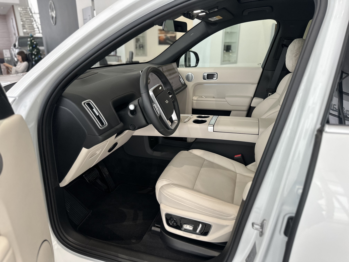 LIXIANG L7 52.3 kWh 1.5hyb AT (449 л.с.) 4WD