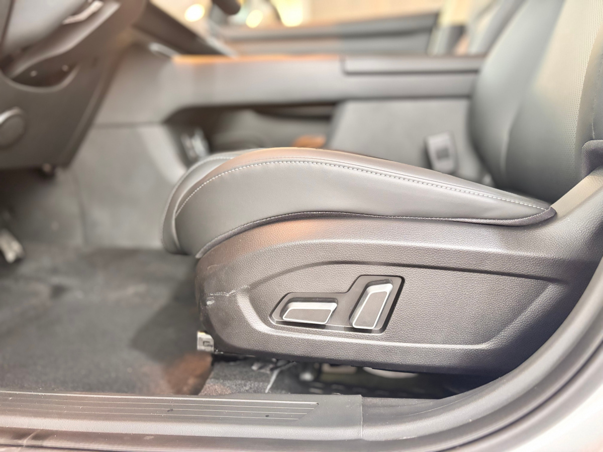 EVOLUTE I-SPACE 1.5hyb CVT (367 л.с.) 4WD