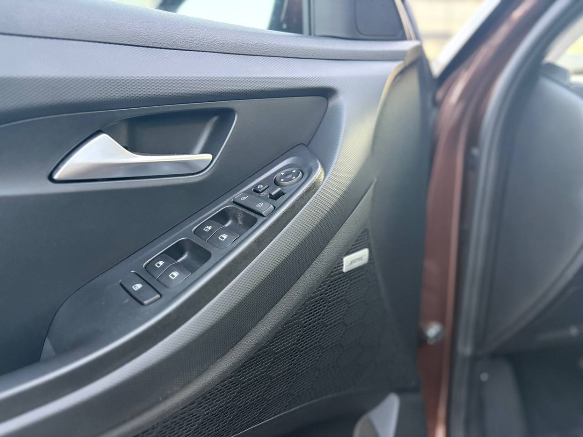 SOLARIS HC 2.0 AT (150 л.с.) 4WD