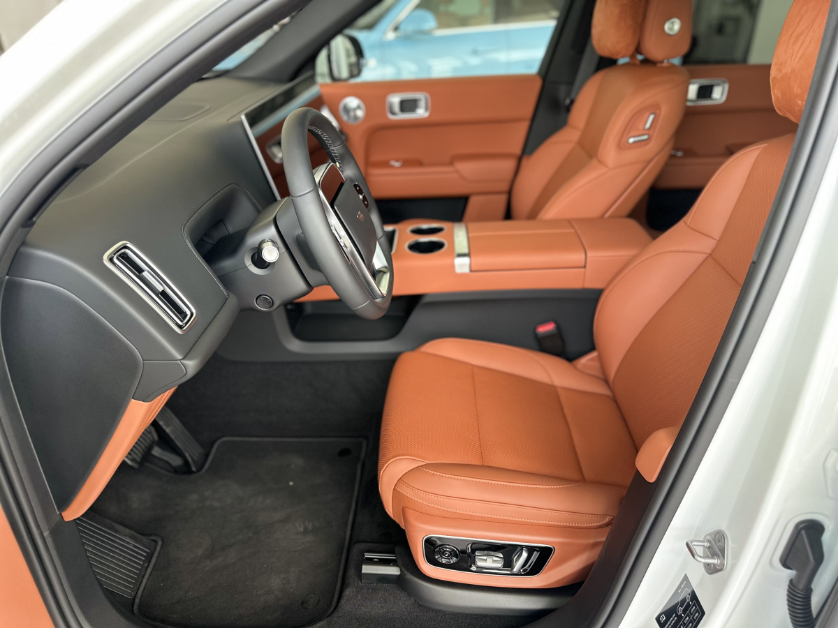 LIXIANG L7 52.3 kWh 1.5hyb AT (449 л.с.) 4WD