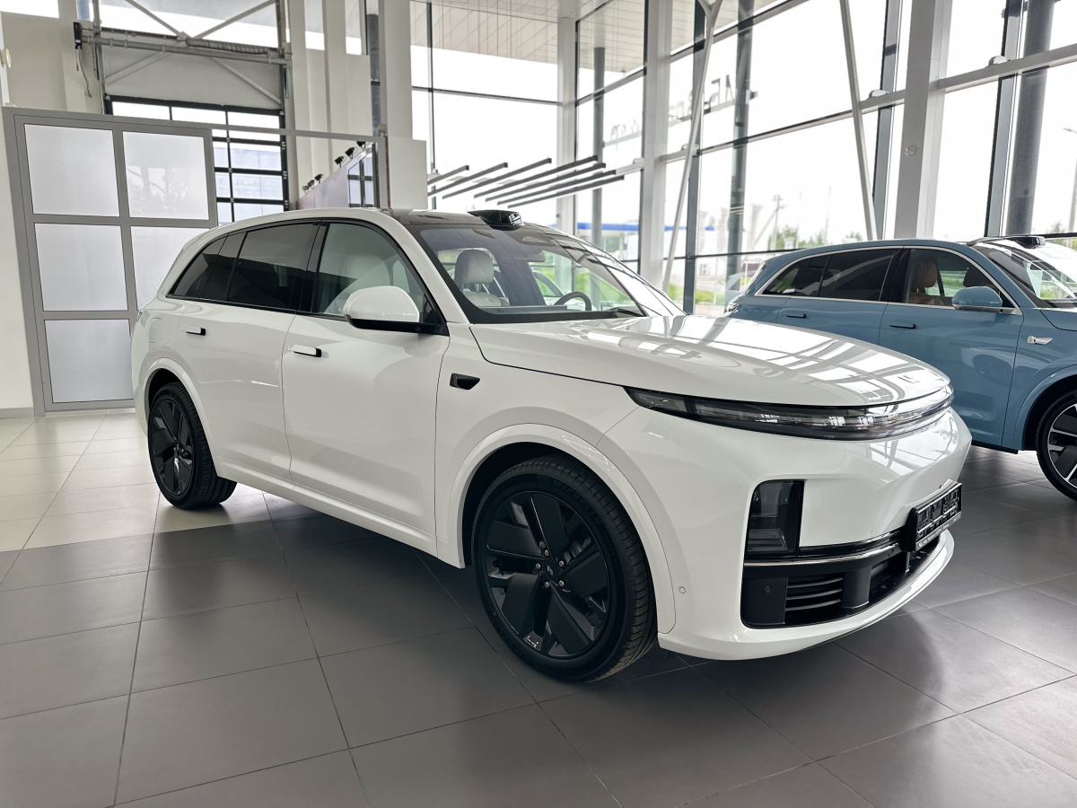 LIXIANG L7 52.3 kWh 1.5hyb AT (449 л.с.) 4WD