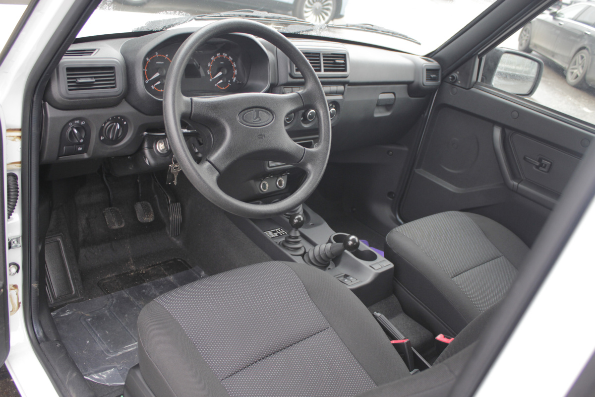 LADA NIVA LEGEND 1.7 MT (83 л.с.) 4WD