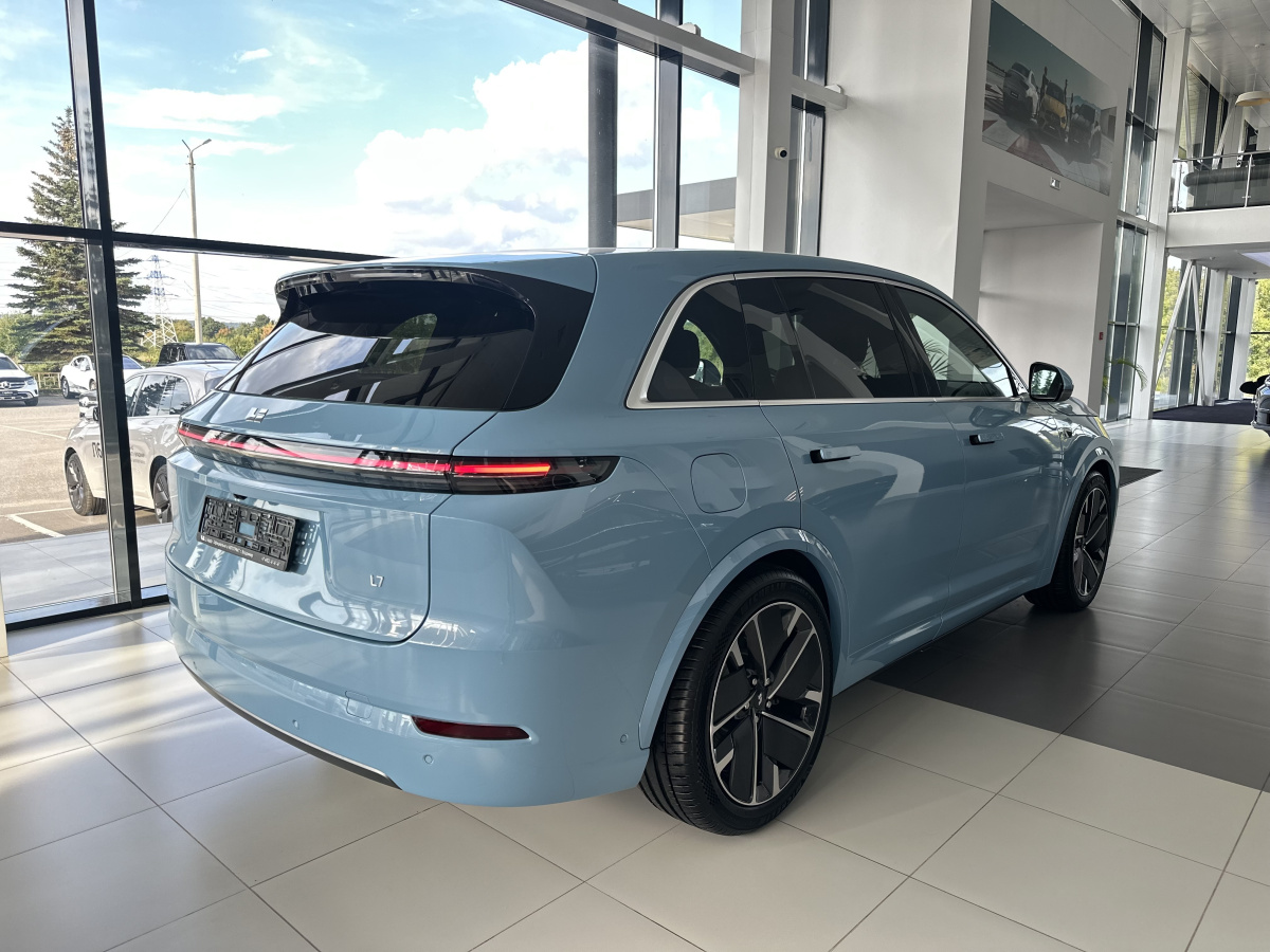 LIXIANG L7 52.3 kWh 1.5hyb AT (449 л.с.) 4WD