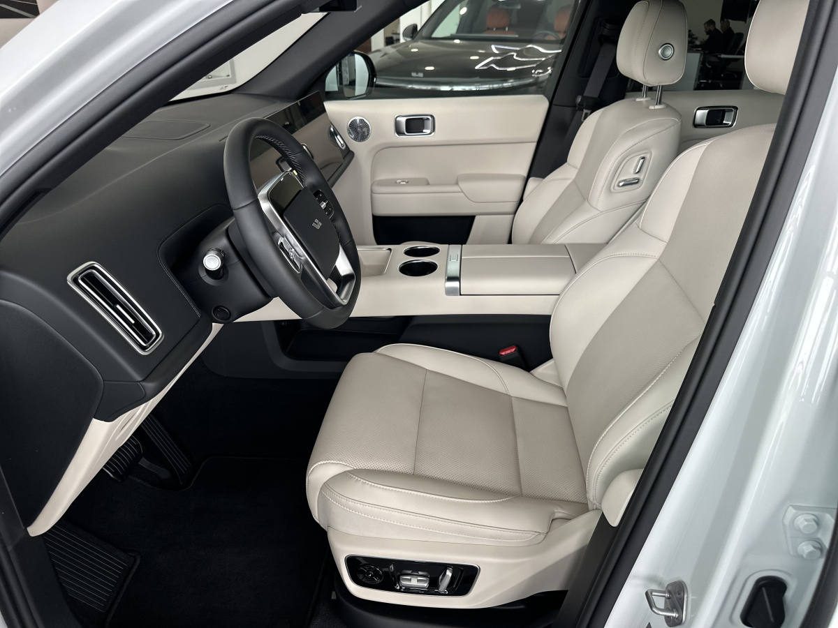 LIXIANG L7 52.3 kWh 1.5hyb AT (449 л.с.) 4WD