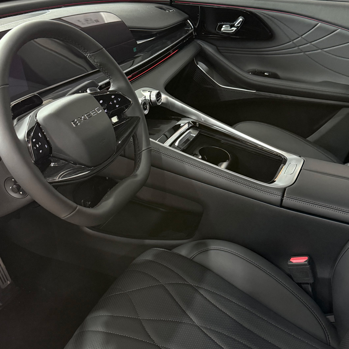 EXEED RX 2.0 AT (249 л.с.) 4WD