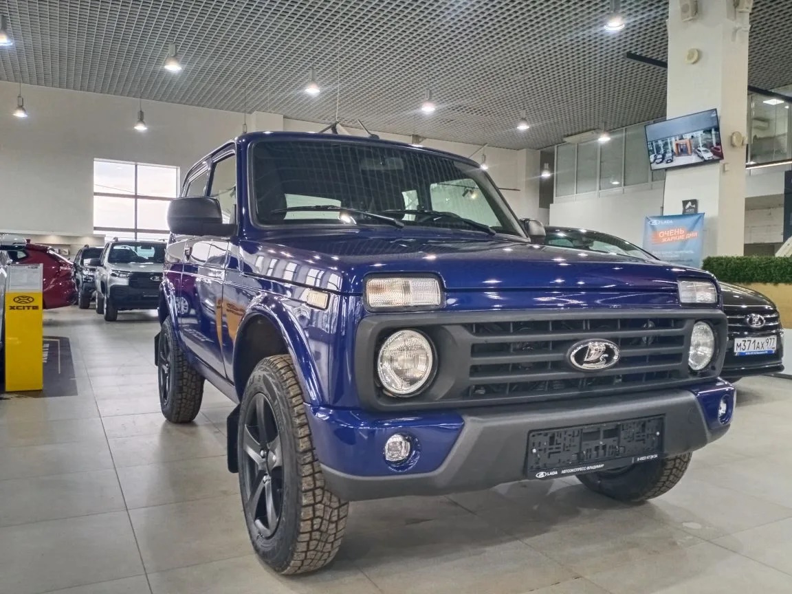 LADA NIVA LEGEND 1.7 MT (83 л.с.) 4WD