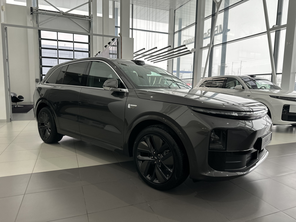 LIXIANG L6 1.5hyb AT (408 л.с.) 4WD