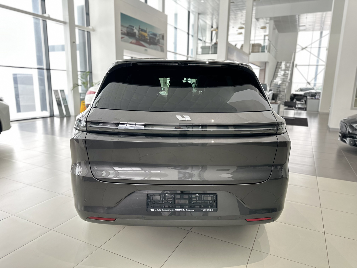 LIXIANG L6 1.5hyb AT (408 л.с.) 4WD