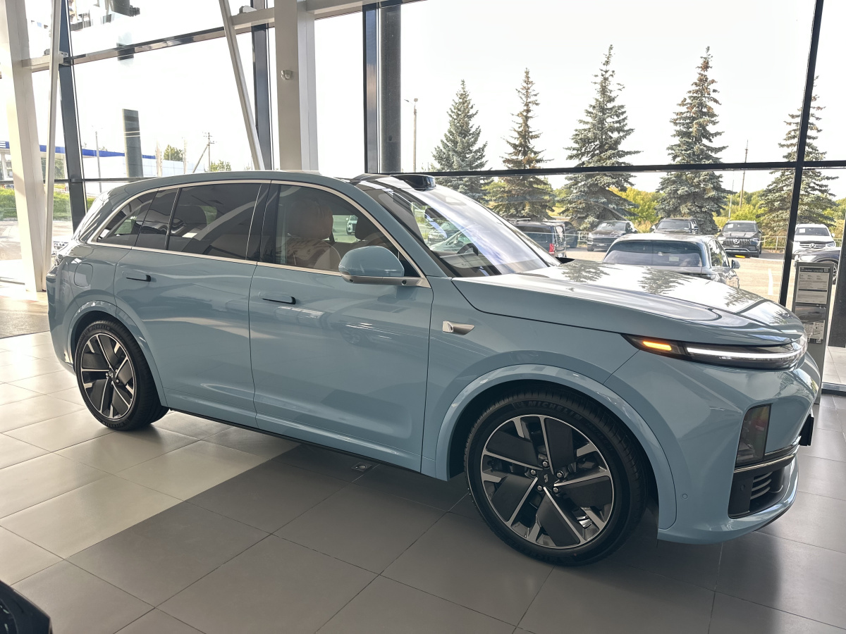 LIXIANG L7 52.3 kWh 1.5hyb AT (449 л.с.) 4WD