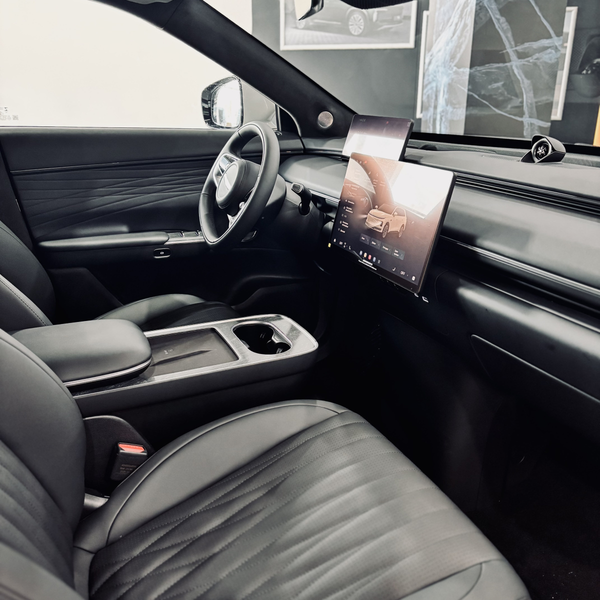 EXEED EXLANTIX ET 1.5hyb AT (469 л.с.) 4WD