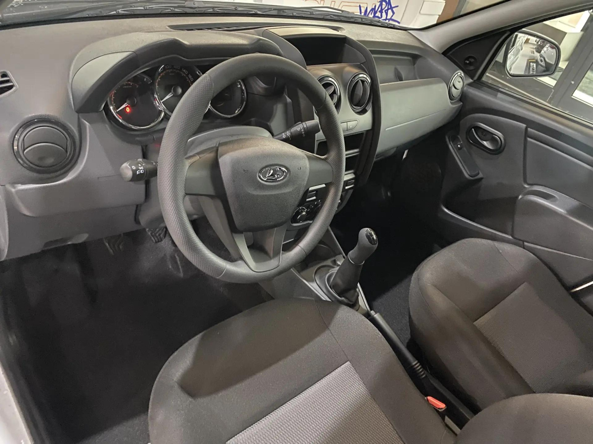 LADA LARGUS 1.6 MT (90 л.с.)