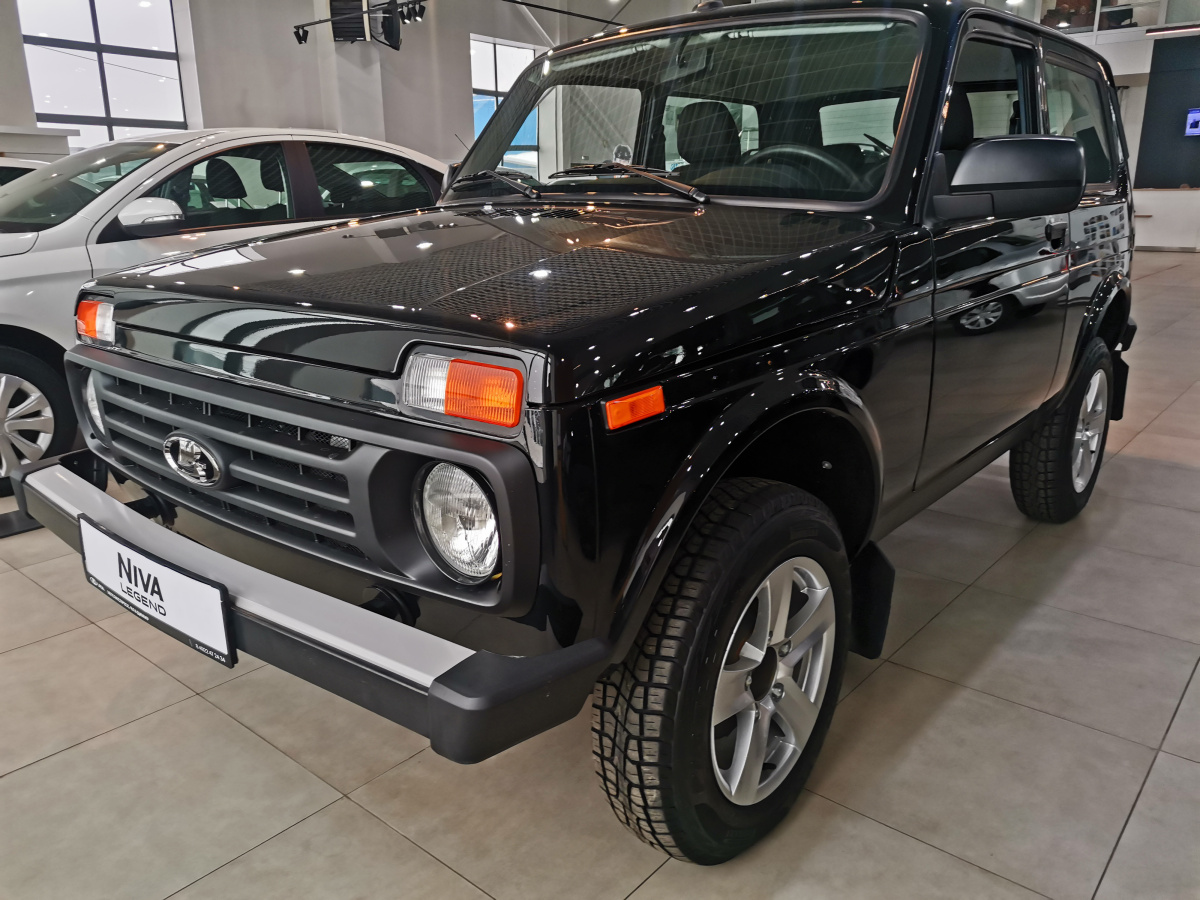 LADA NIVA LEGEND 1.7 MT (83 л.с.) 4WD