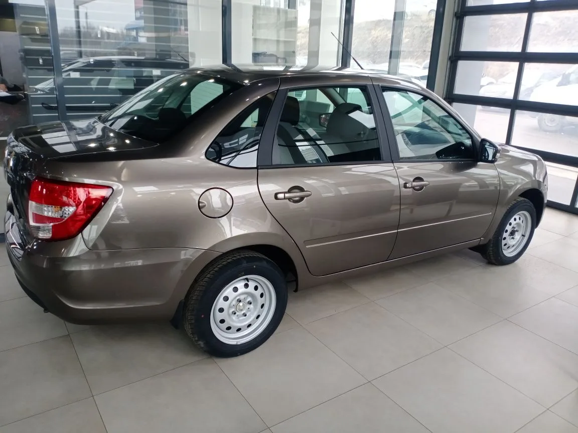 LADA GRANTA 1.6 MT (90 л.с.)