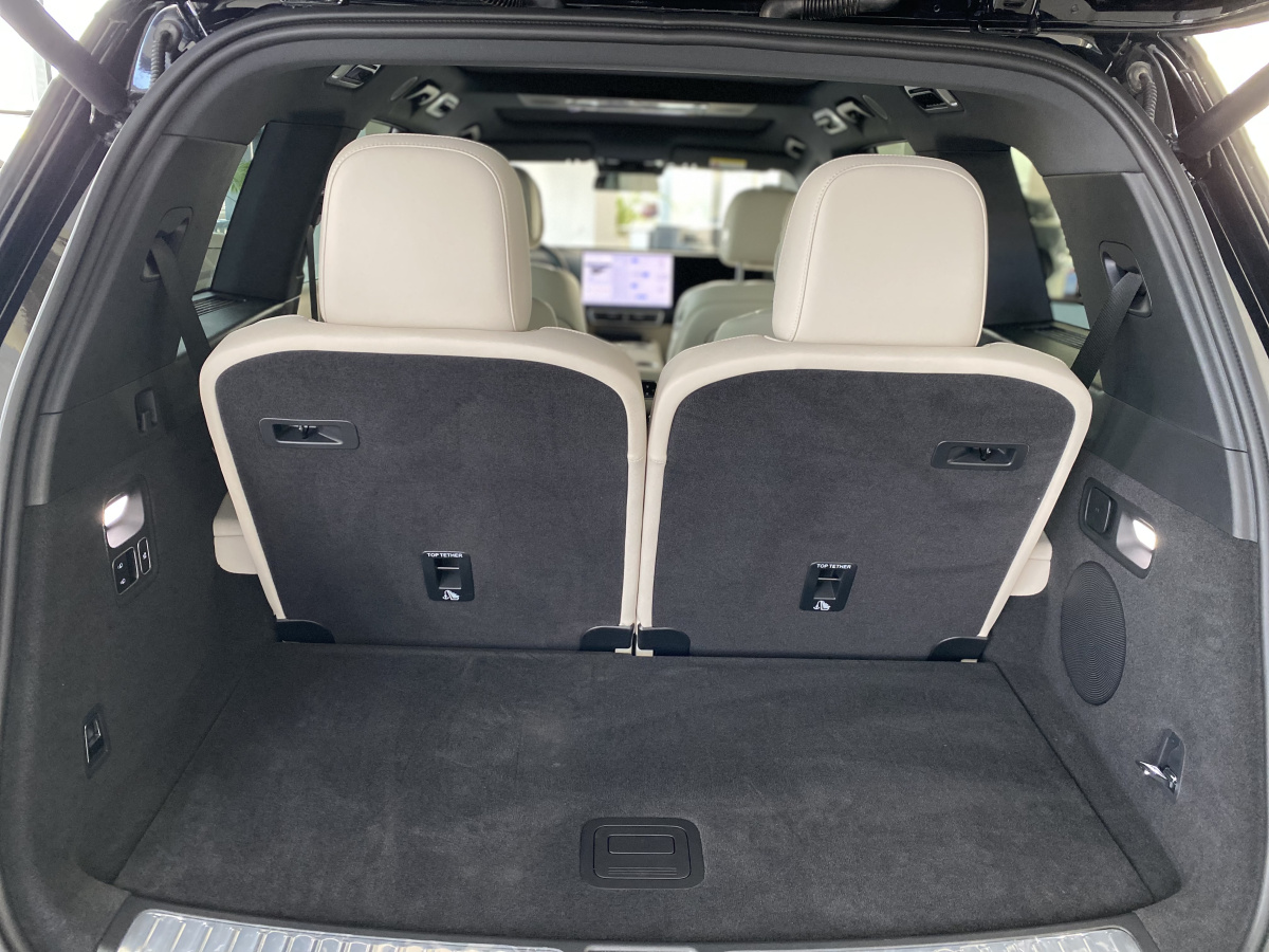 LIXIANG L9 52.3 kWh 1.5hyb AT (449 л.с.) 4WD