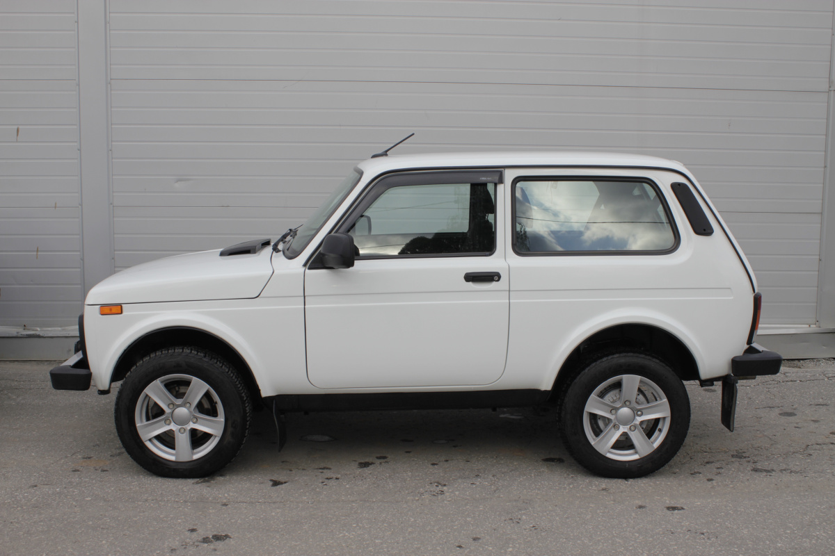 LADA (ВАЗ) Niva Legend 1.7 MT (83 л.с.) 4WD