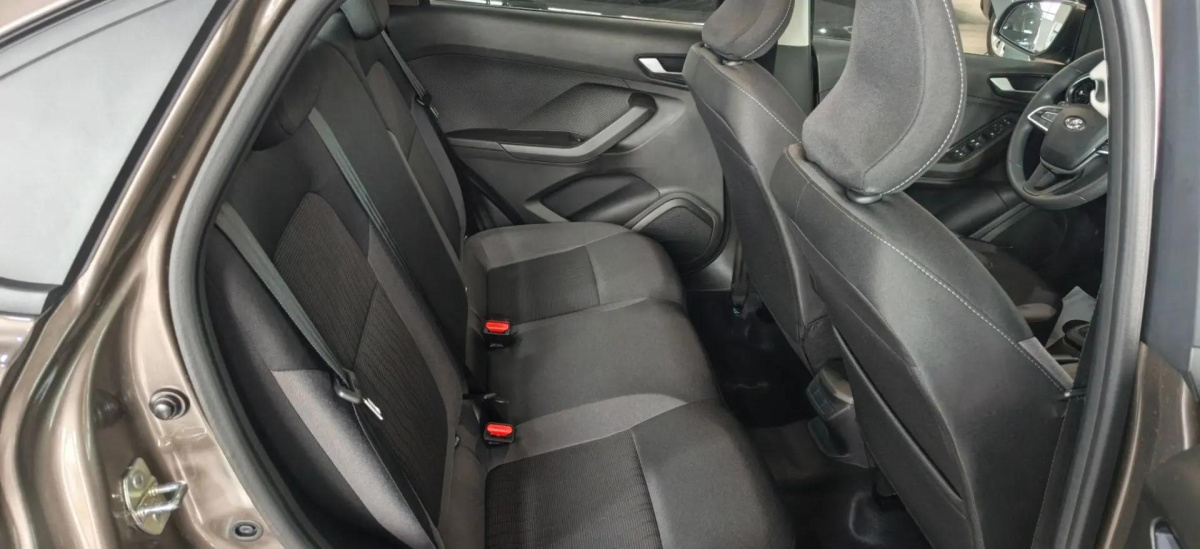LADA ISKRA 1.6 CVT (106 л.с.)