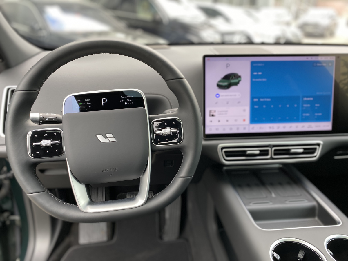LIXIANG L7 52.3 kWh 1.5hyb AT (449 л.с.) 4WD