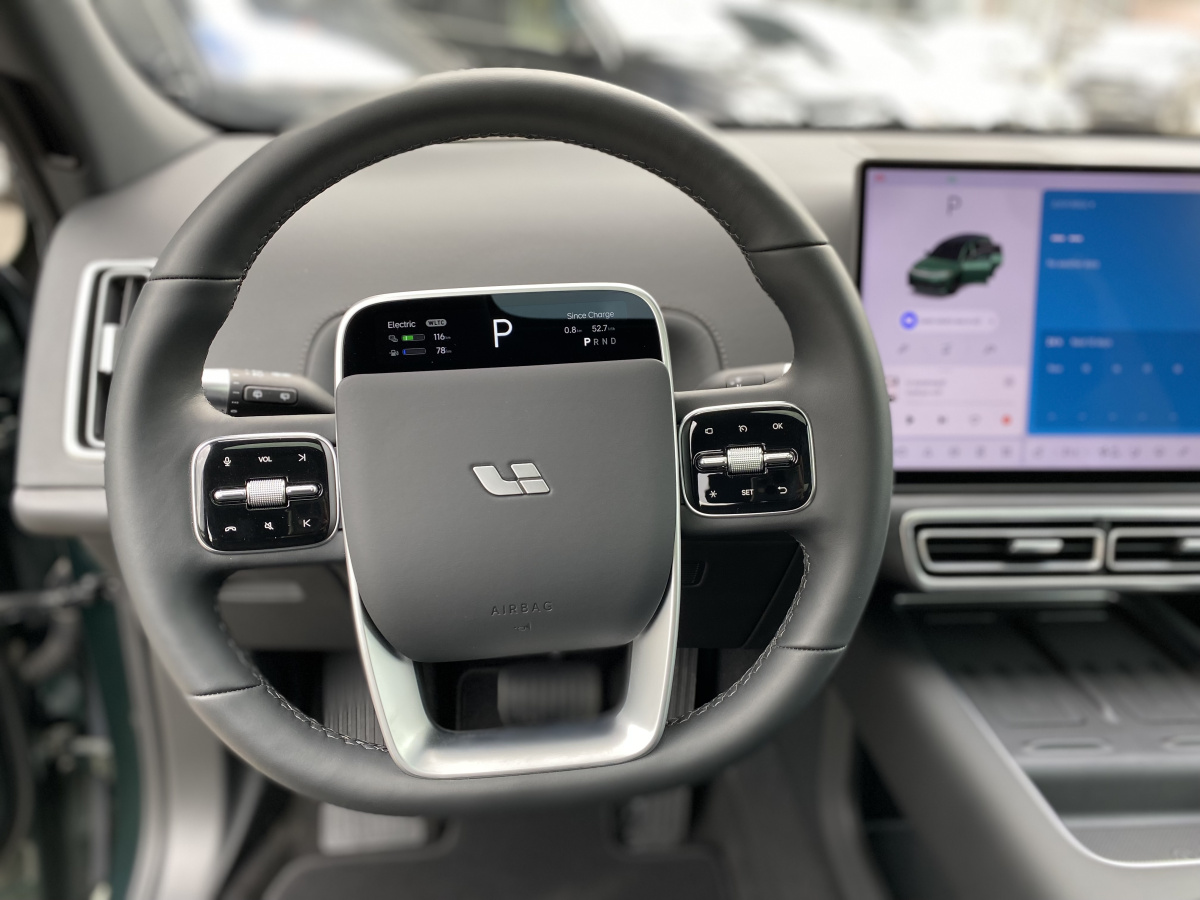 LIXIANG L7 52.3 kWh 1.5hyb AT (449 л.с.) 4WD