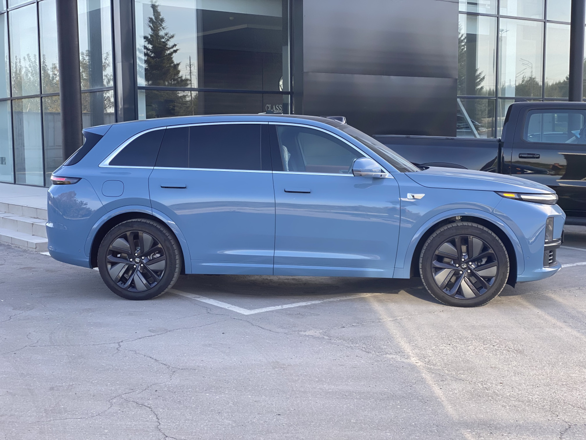 LIXIANG L7 52.3 kWh 1.5hyb AT (449 л.с.) 4WD