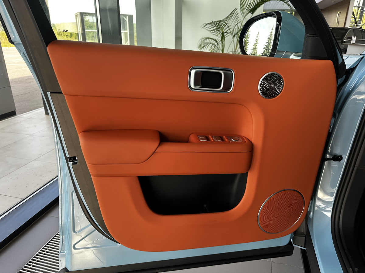 LIXIANG L7 52.3 kWh 1.5hyb AT (449 л.с.) 4WD