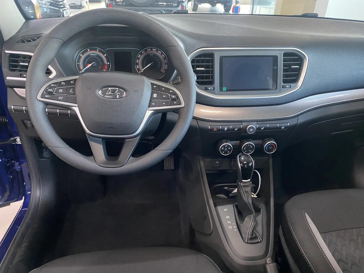 LADA VESTA 1.6 CVT (106 л.с.)