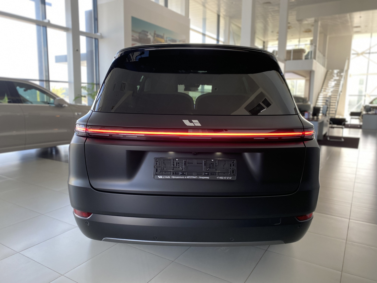 LIXIANG L9 52.3 kWh 1.5hyb AT (449 л.с.) 4WD