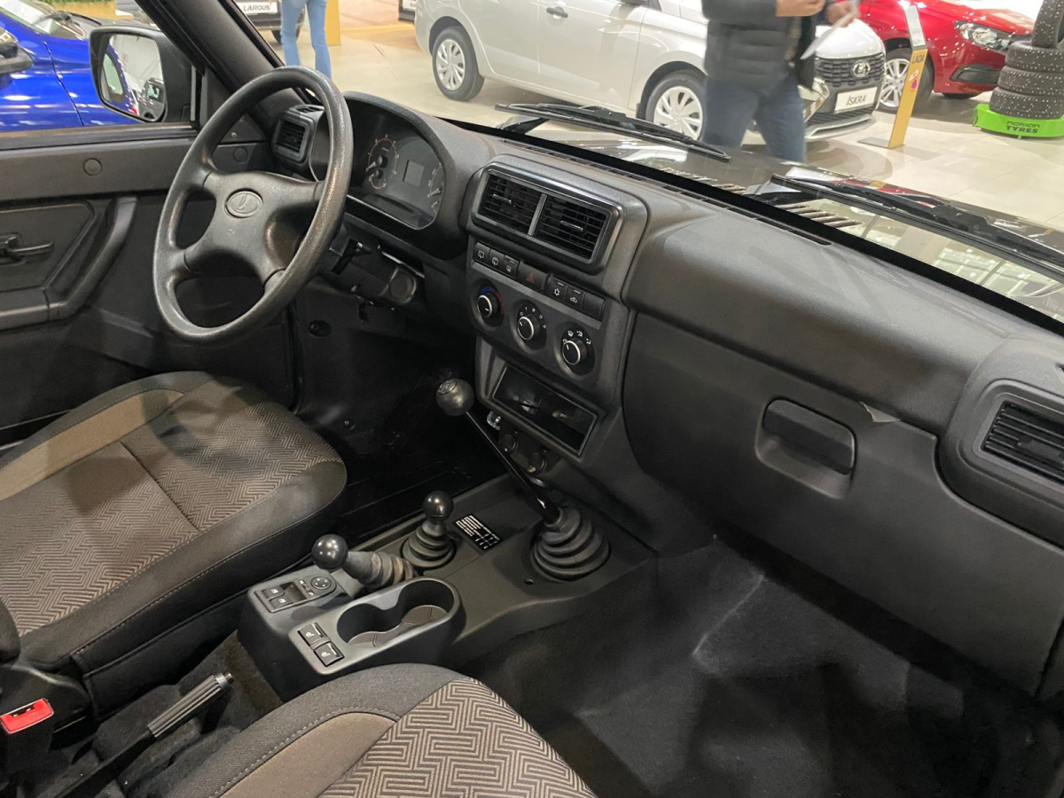 LADA NIVA LEGEND 1.7 MT (83 л.с.) 4WD