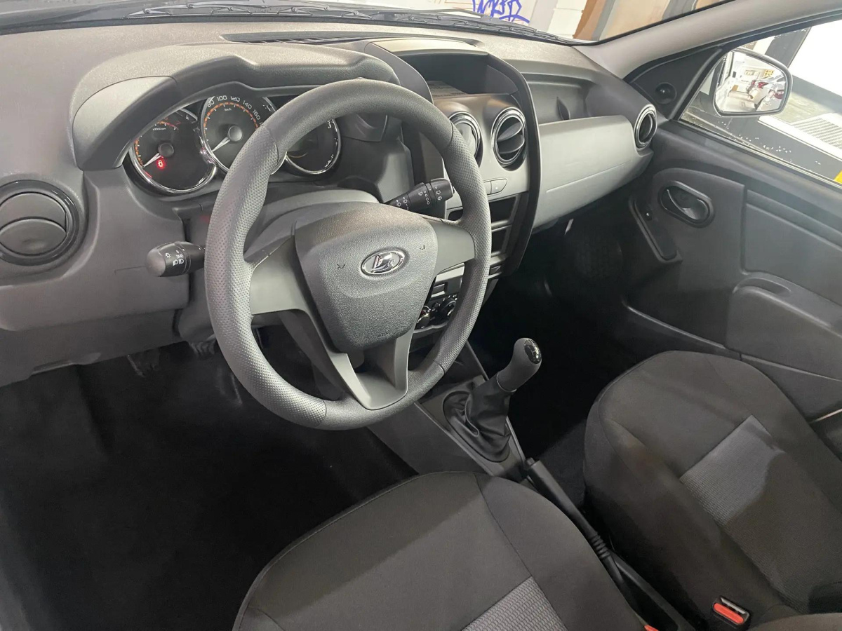 LADA LARGUS 1.6 MT (90 л.с.)