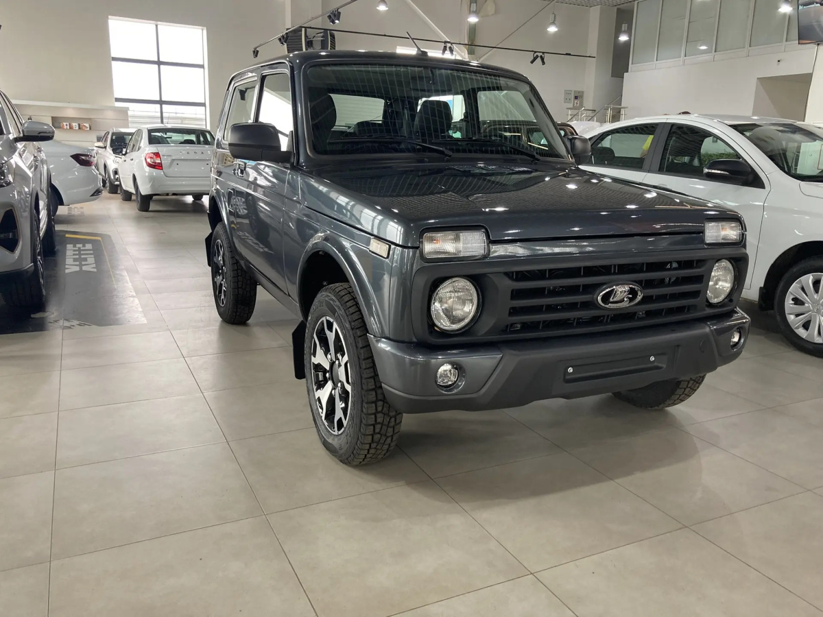 LADA NIVA LEGEND 1.7 MT (83 л.с.) 4WD