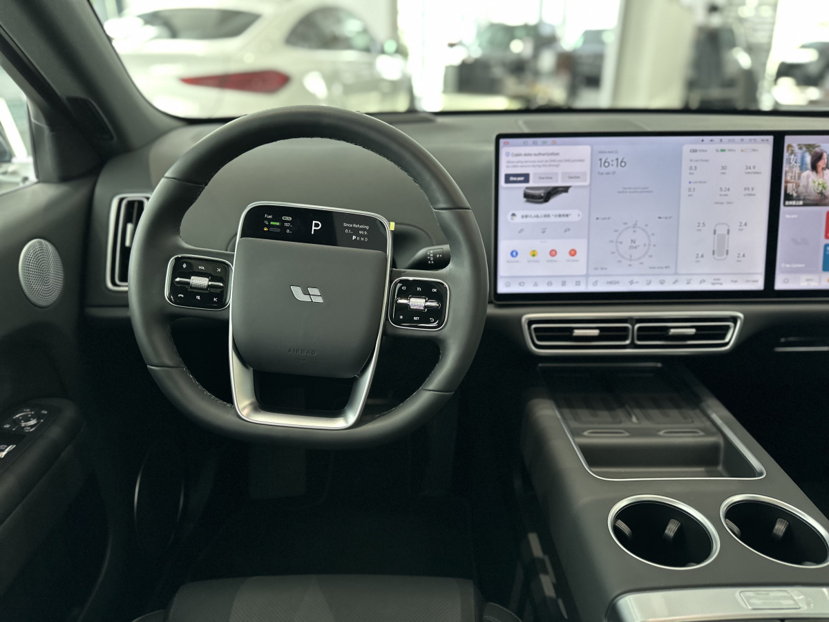 LIXIANG L6 1.5hyb AT (408 л.с.) 4WD