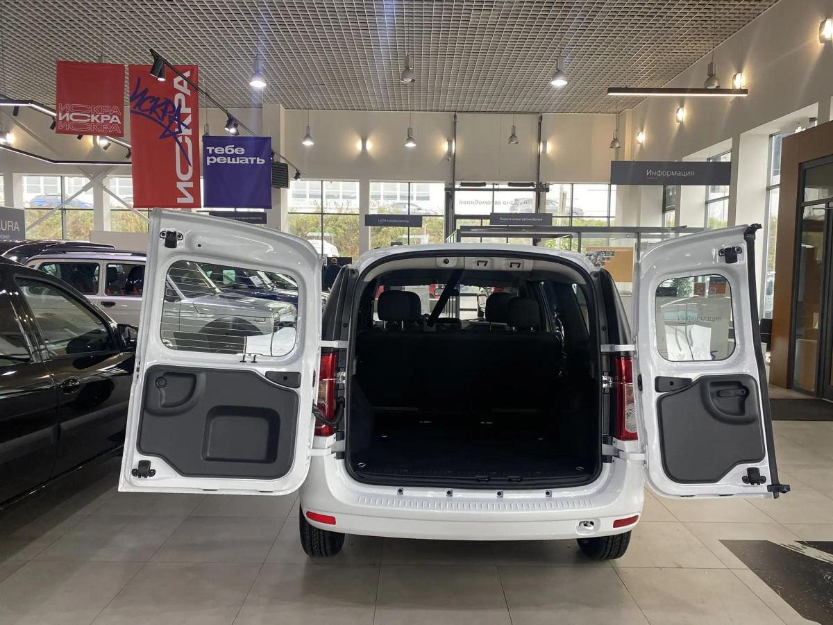LADA LARGUS 1.6 MT (90 л.с.)