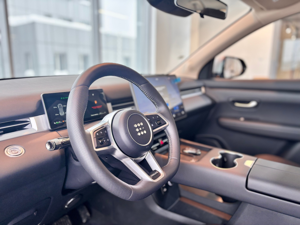 EVOLUTE I-SPACE 1.5hyb CVT (367 л.с.) 4WD