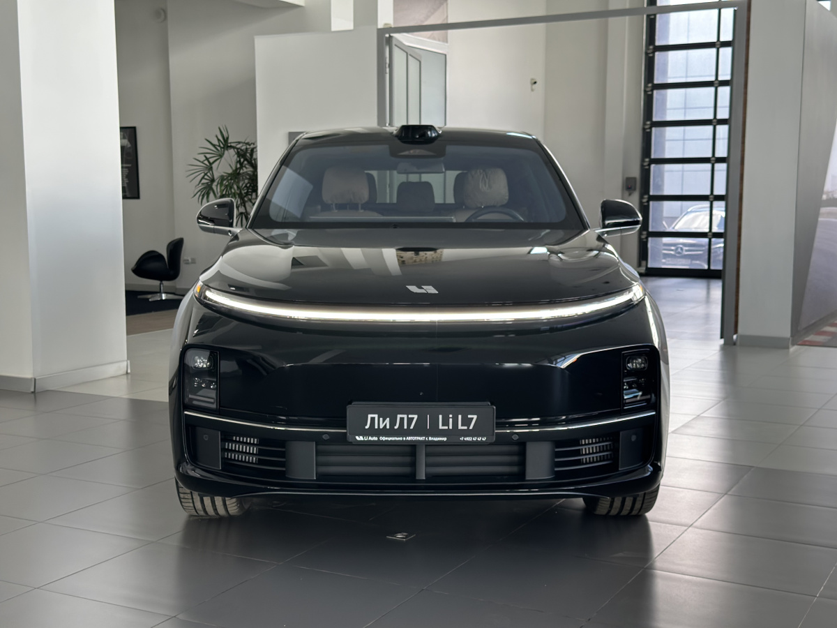 LIXIANG L7 52.3 kWh 1.5hyb AT (449 л.с.) 4WD